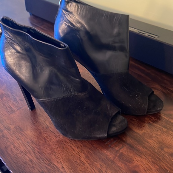 Black leather Nine West boots with open toes size 10 - Picture 2 of 4